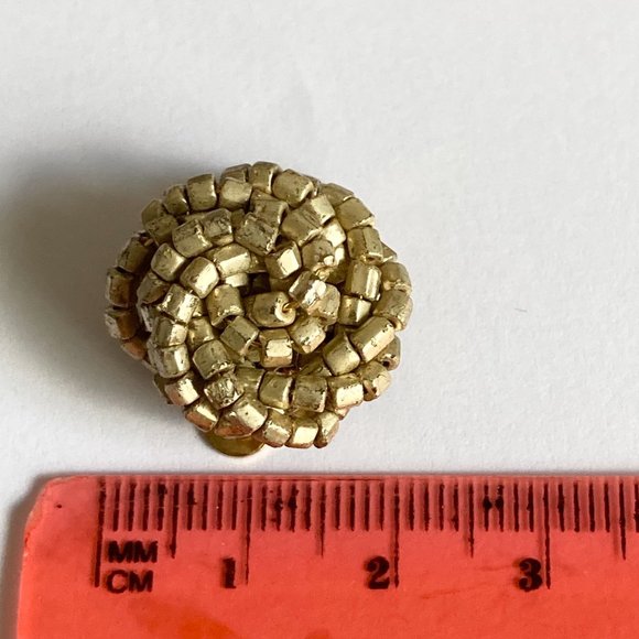 Vintage Gold Beaded Clip On Earrings Bead Cluster 70s Taiwan Hand Knotted - Picture 10 of 10
